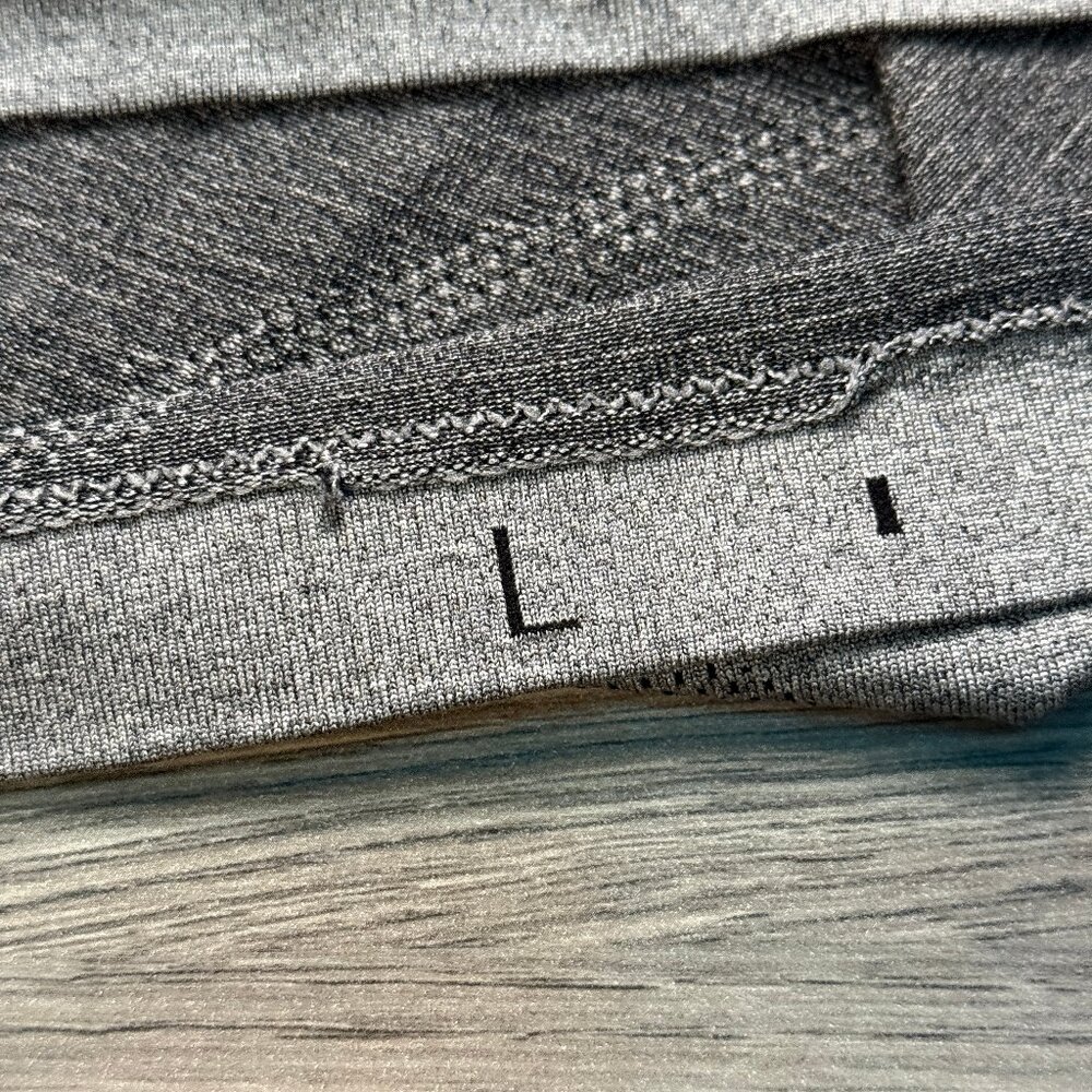 Lululemon Men's Metal Vent Tech Short Sleeve - Grey - Picture 5 of 7